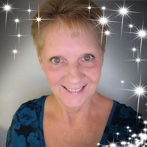 Meet your Posher, Carla